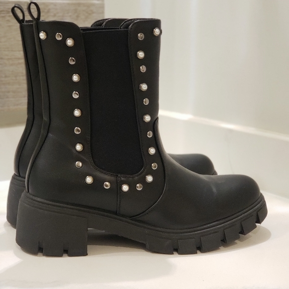 Olivia Miller combat ankle boots - Picture 2 of 7